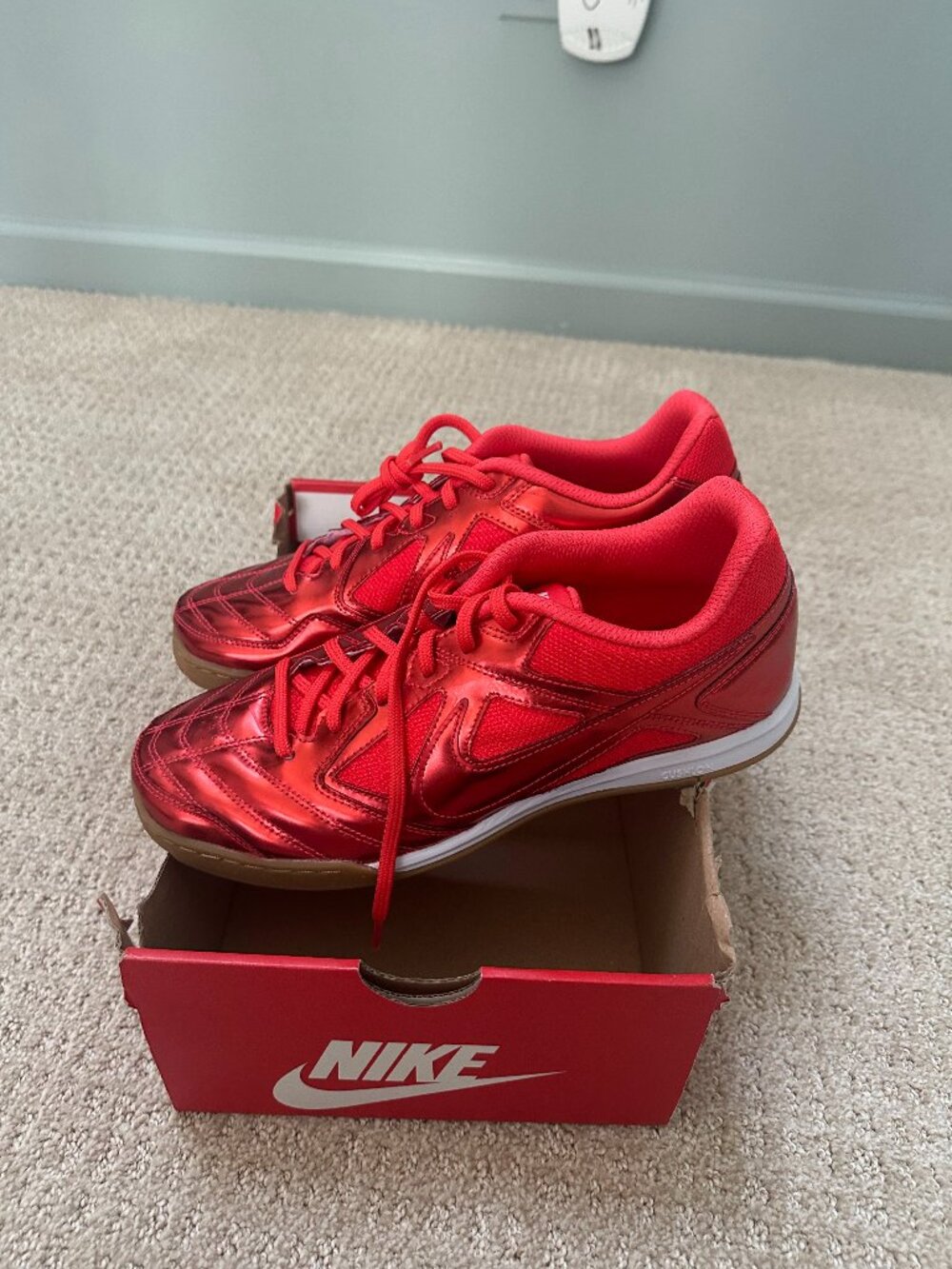 Nike Gato LV8 Metallic Red Indoor Soccer Shoes Size 10.5 Men's New No Lid Box